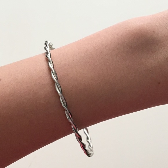 Gold twist bracelet - Picture 1 of 2